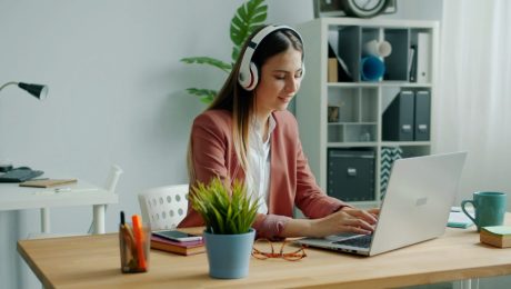 Blended Learning: Advantages, Strategies, And How to Get Started